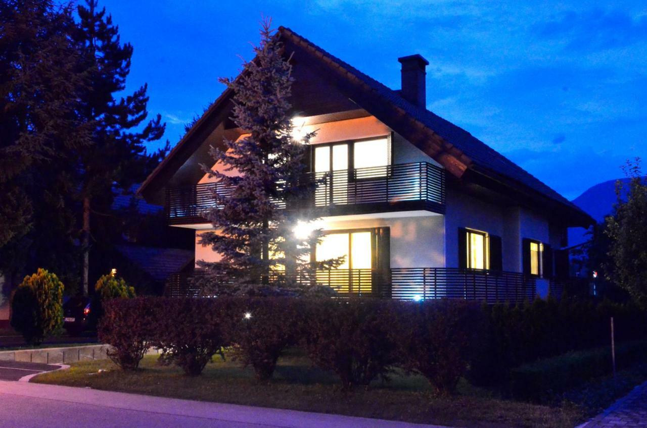 Apartment Galerija Radovljica Exteriör bild